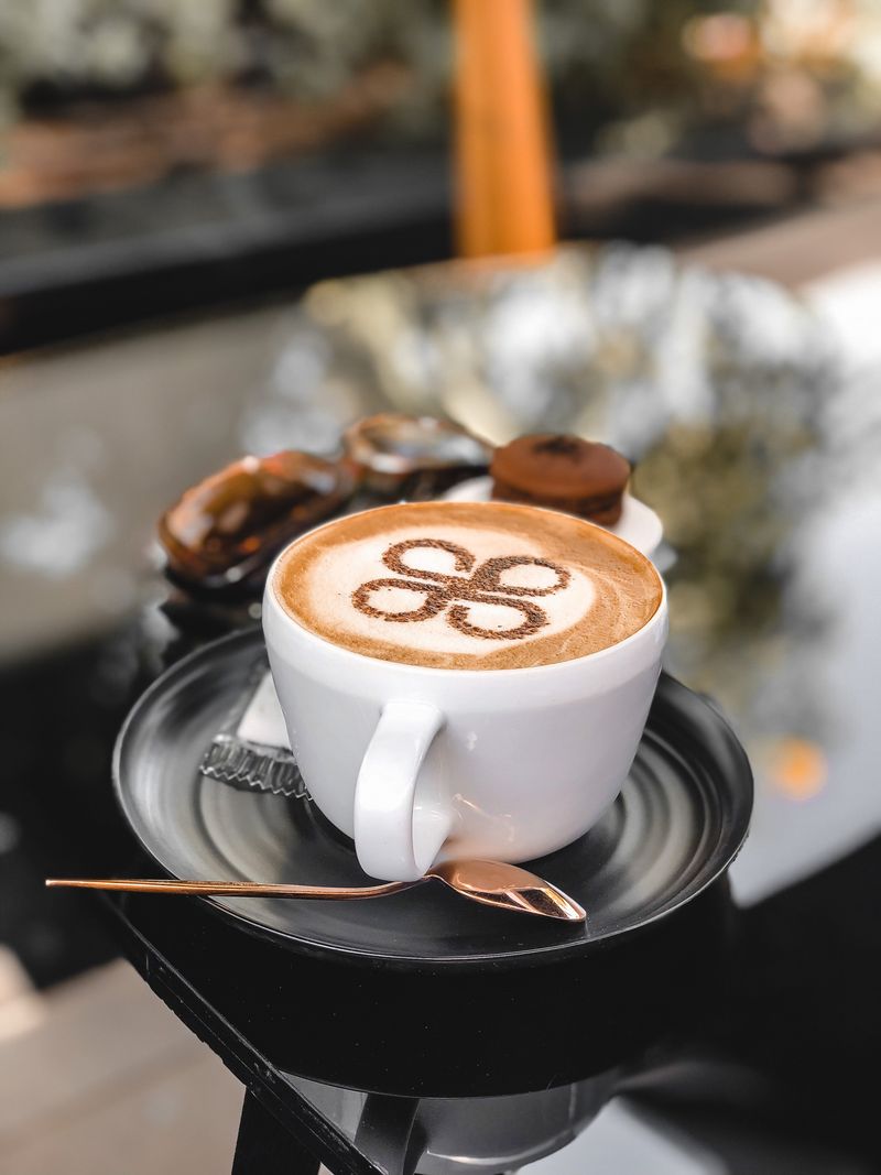 ラテアートのカプチーノ